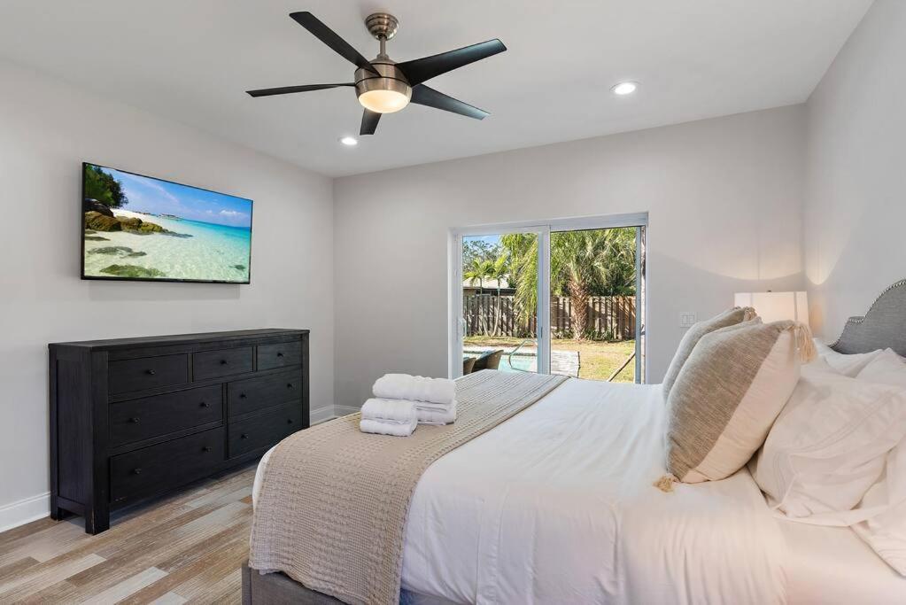 Florida Getaway With Backyard Pool Oasis Βίλα Σεϊρασότα Εξωτερικό φωτογραφία